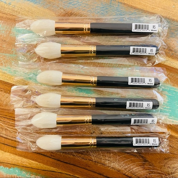MORPHE R5 Pro Pointed Contour Face Brush *TWO LEFT IN STOCK* - Picture 4 of 5